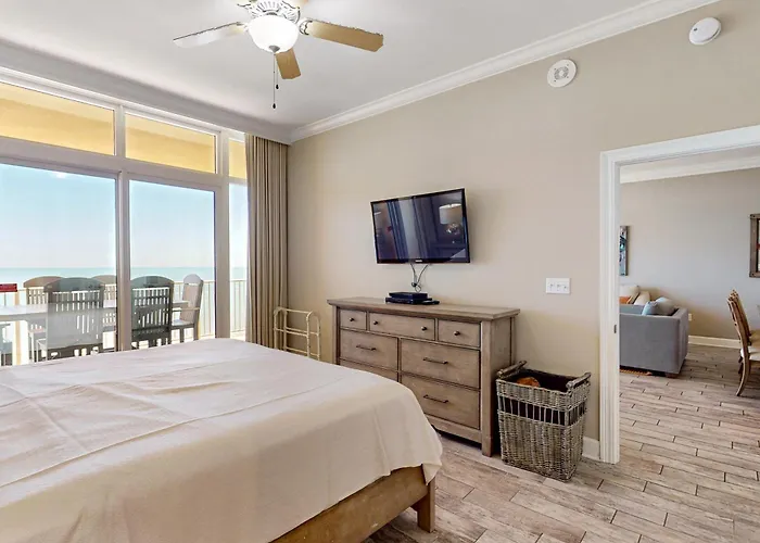 Phoenix 1402 - Right Next Door Apartment *